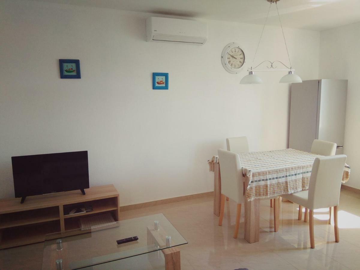 Apartman Postira Rot Luaran gambar