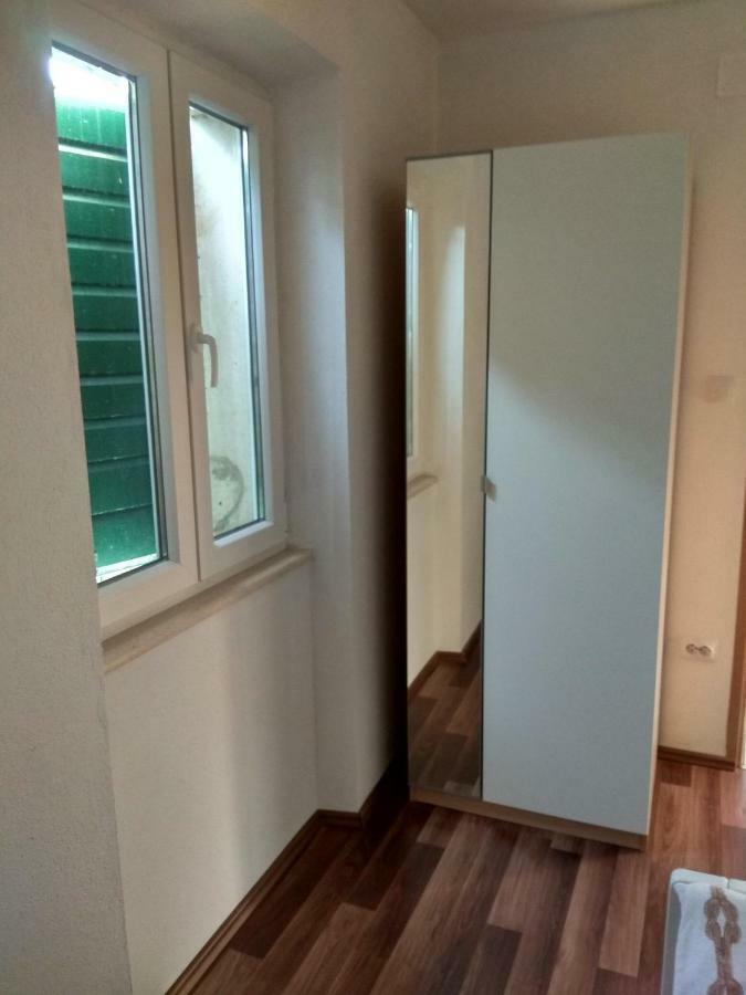 Apartman Postira Rot Luaran gambar
